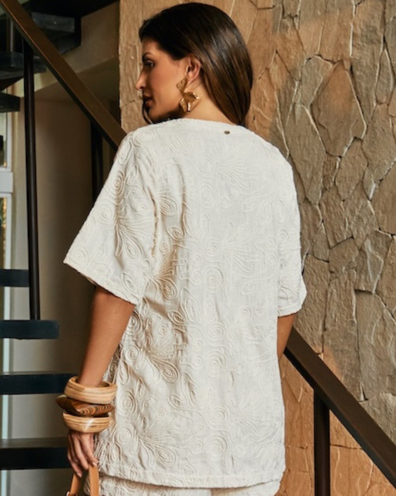 Blusa com detalhe de botão naima