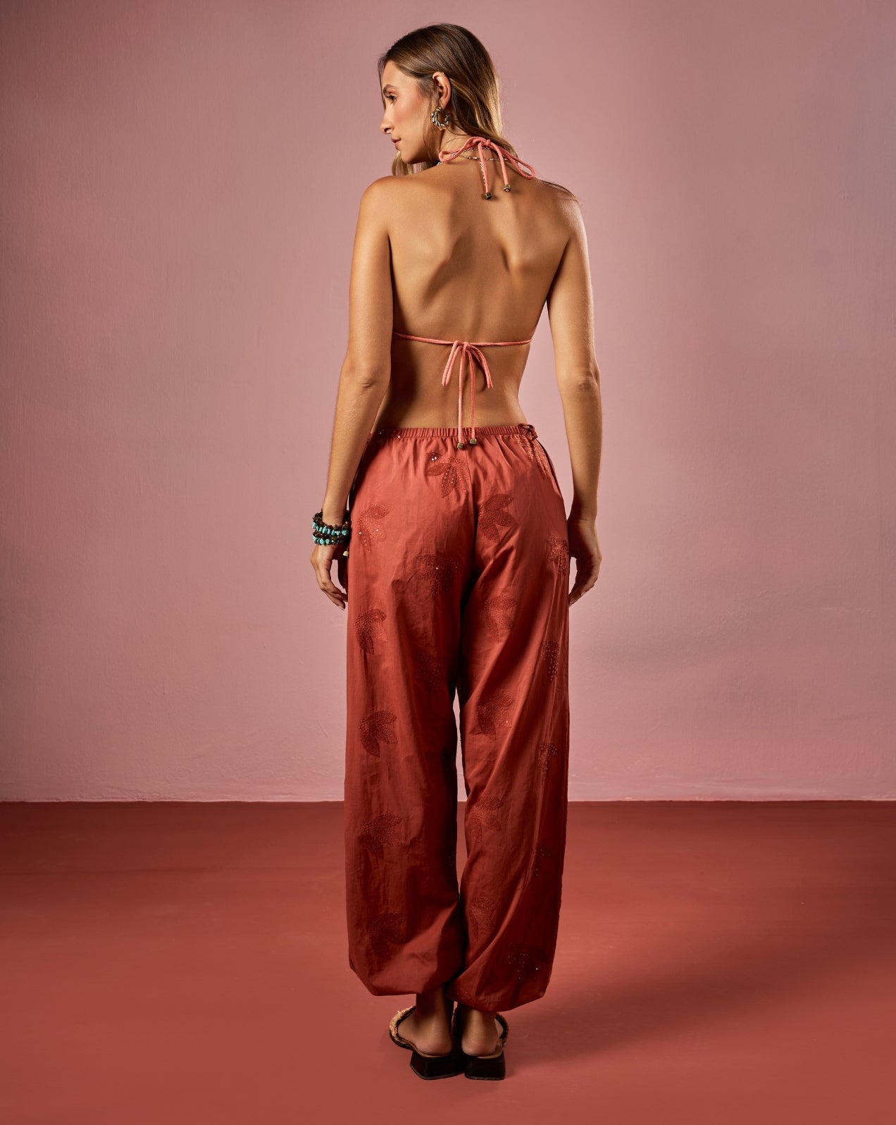 Calça bordada flower terracota