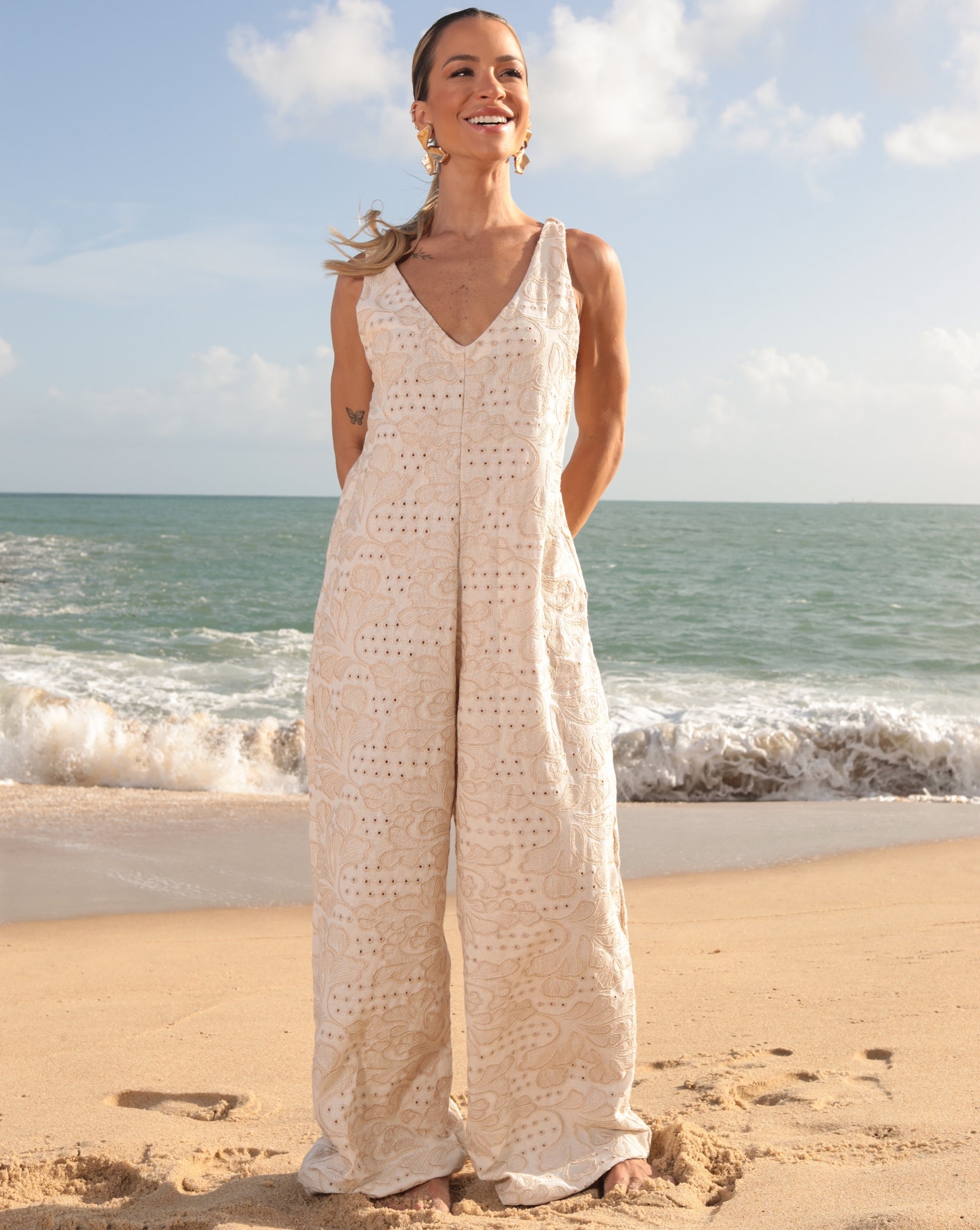 Macacão bordado carmela