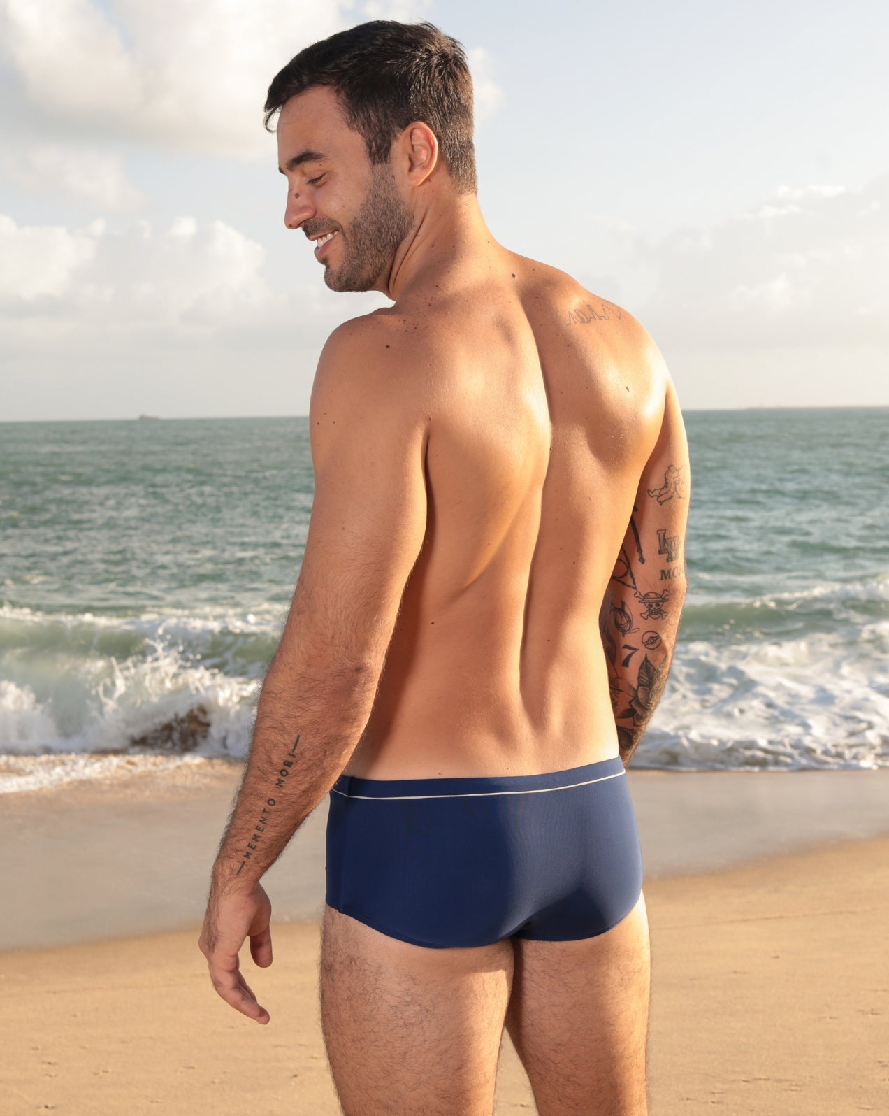 Sunga azul marinho com listra off-white