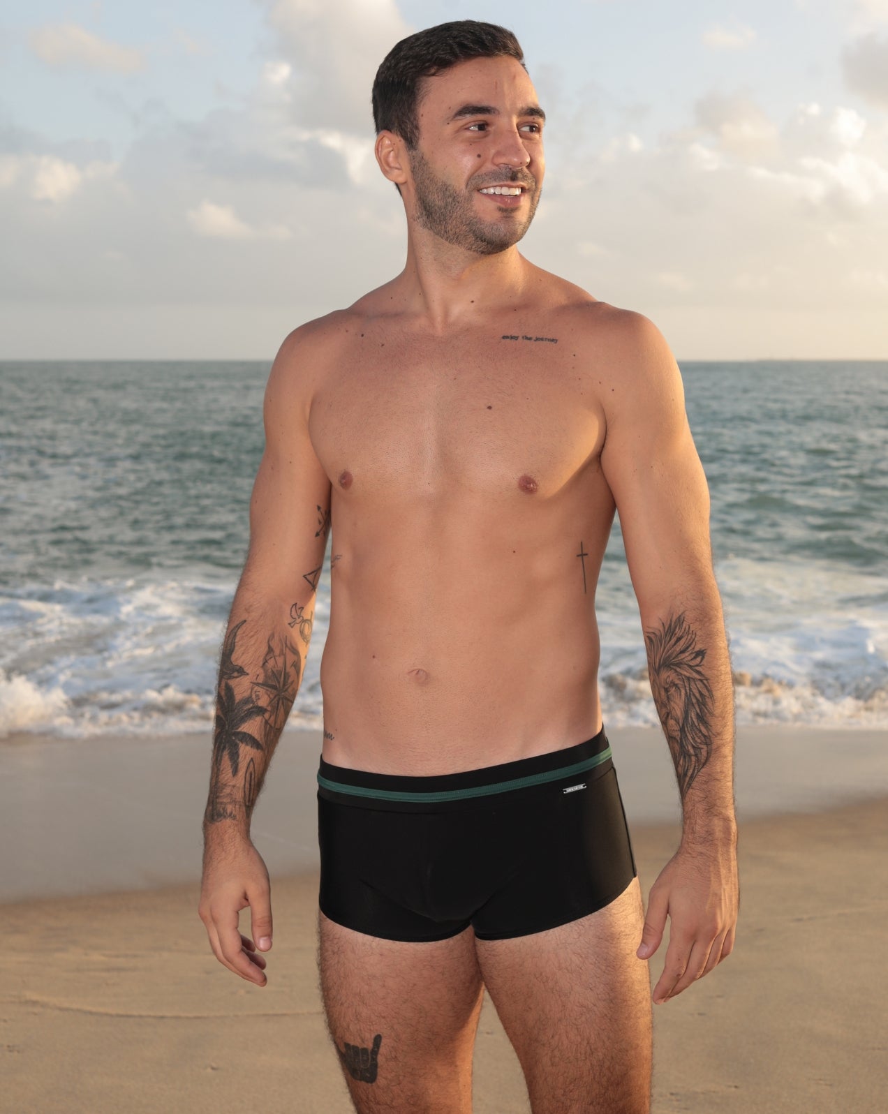 Sunga preta com faixa verde